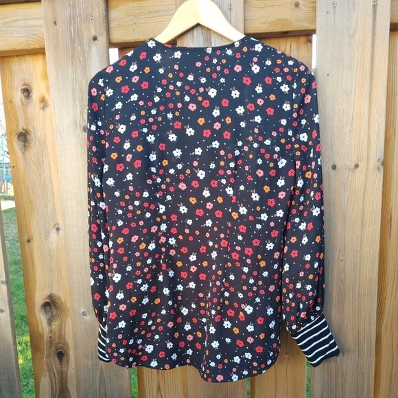 Lovely CABI Floral Blouse Women's XL Deep V neck Striped Cuffs - Picture 8 of 8